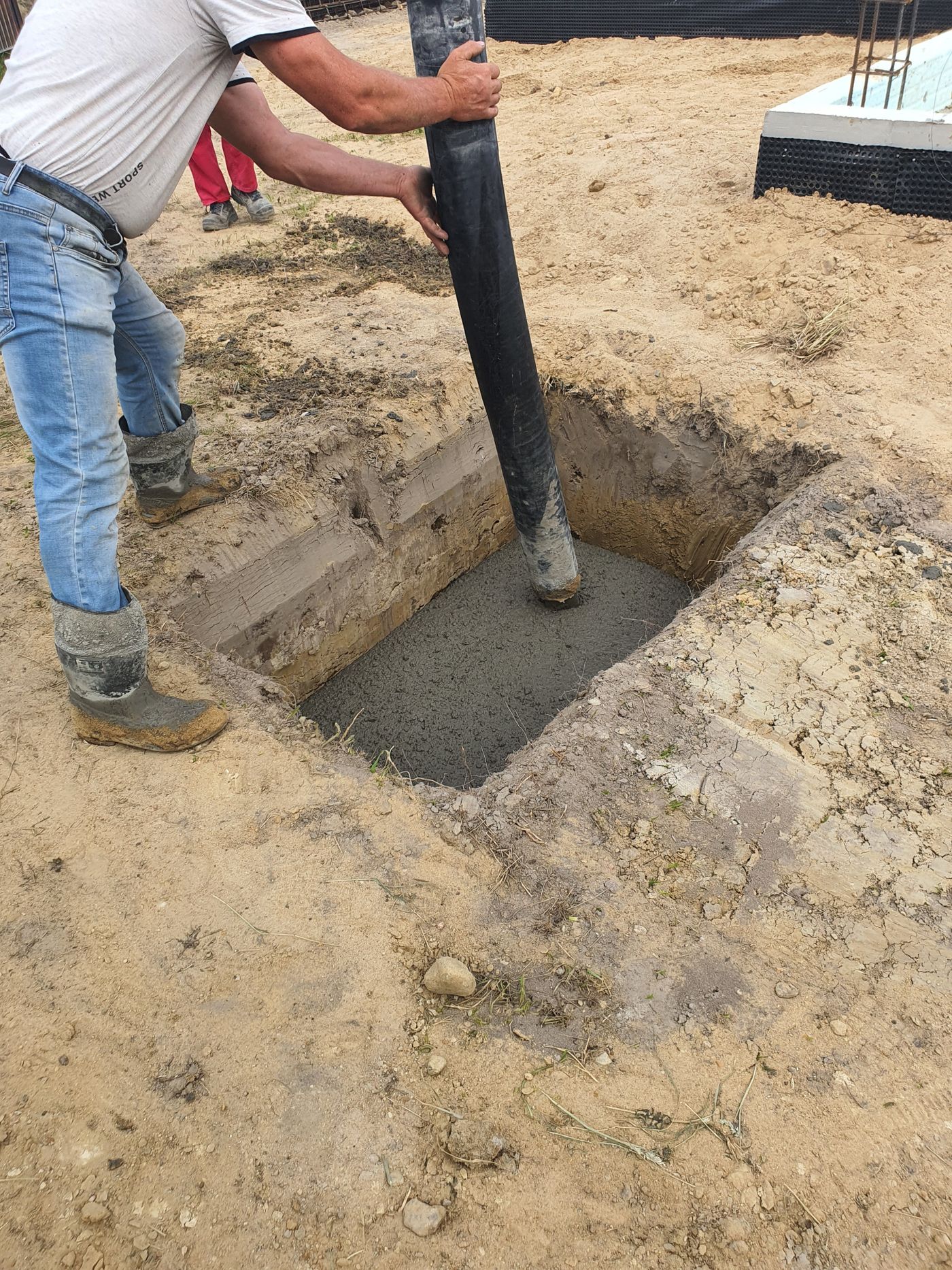 Heiwerk en fundering voor aanbouw
